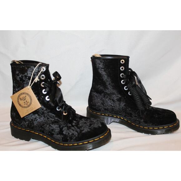 NIB DR. MARTENS‎ Airwair Vegan 1460 Black Velvet Crushed Velvet Boots - Picture 3 of 8